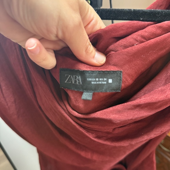 Zara Burgundy Off the Shoulder Dressy Top - Picture 4 of 4